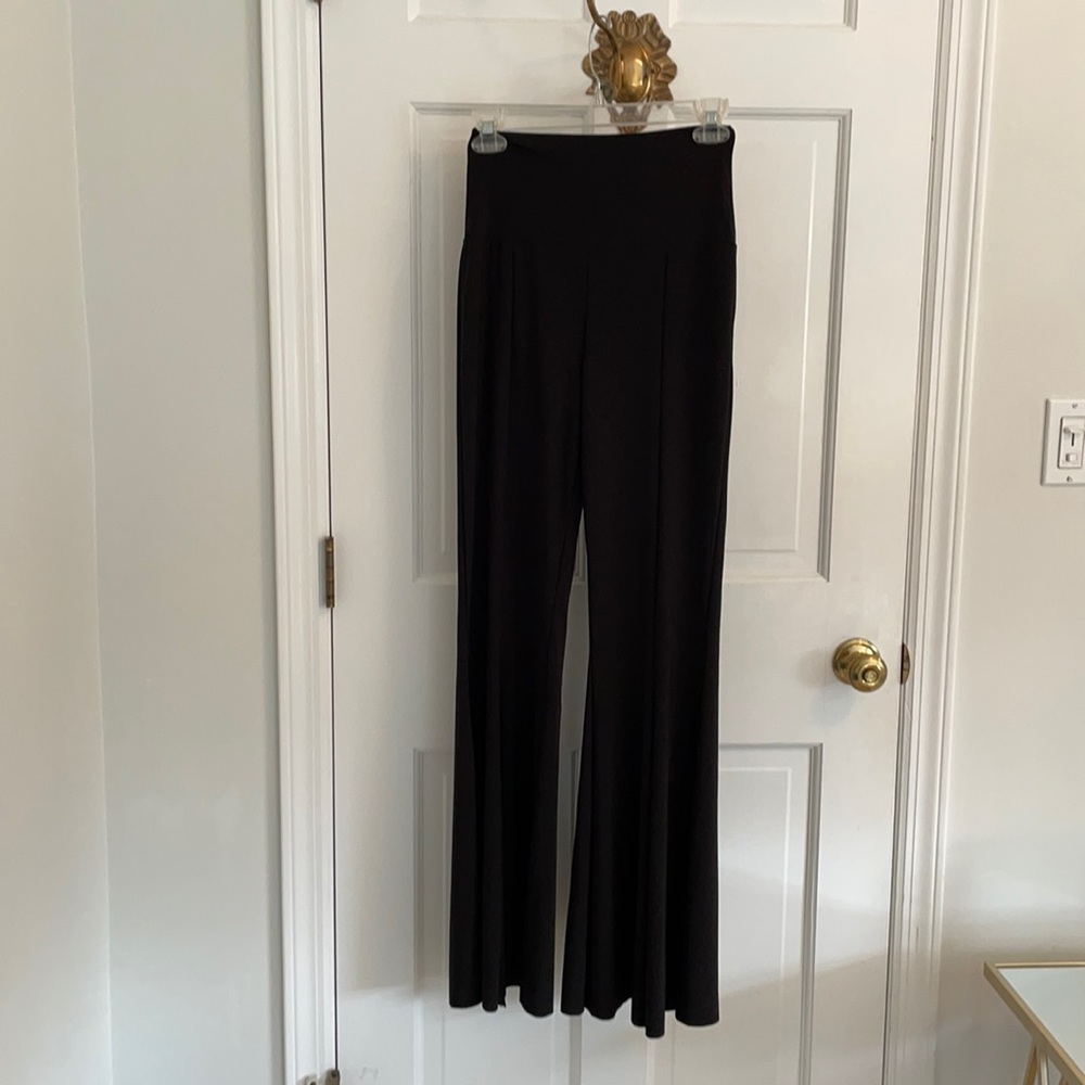 NWT Flare stretch pants